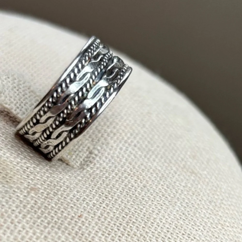 Vintage Silver Colored Textured Woven Dimensional Open Back Statement Ring - Picture 5 of 9